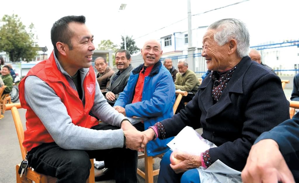 Chinese Idioms:爱民者强 Power Comes from Caring for the People